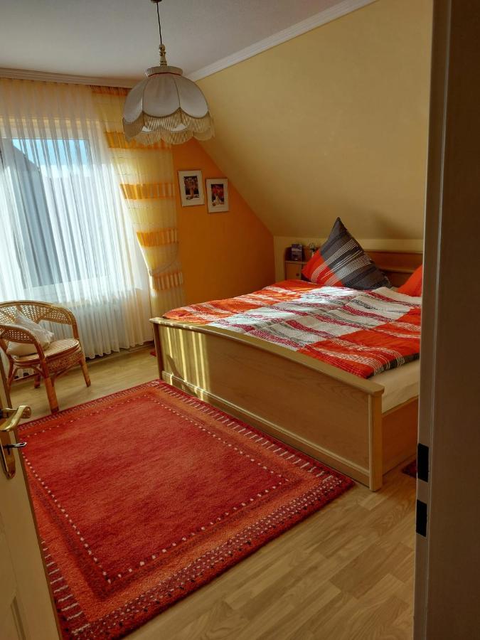 Ferienwohnung Leni Erstes Og Inkl Balkon Gartenblick Kostenfreier Parkplatz Stadtnah Aber Ruhig Gelegen Meppen Esterno foto